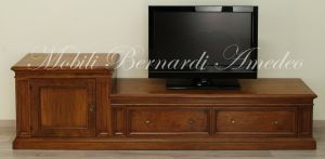 Mobile da soggiorno per Tv in legno massiccio costruito su misura con anta e cassetti stile arte povera